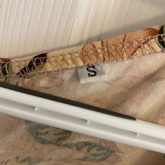 Knee Length Sleeveless Floral Dress with Scoop Bust and Back Zipper Size S - Picture 2 of 8